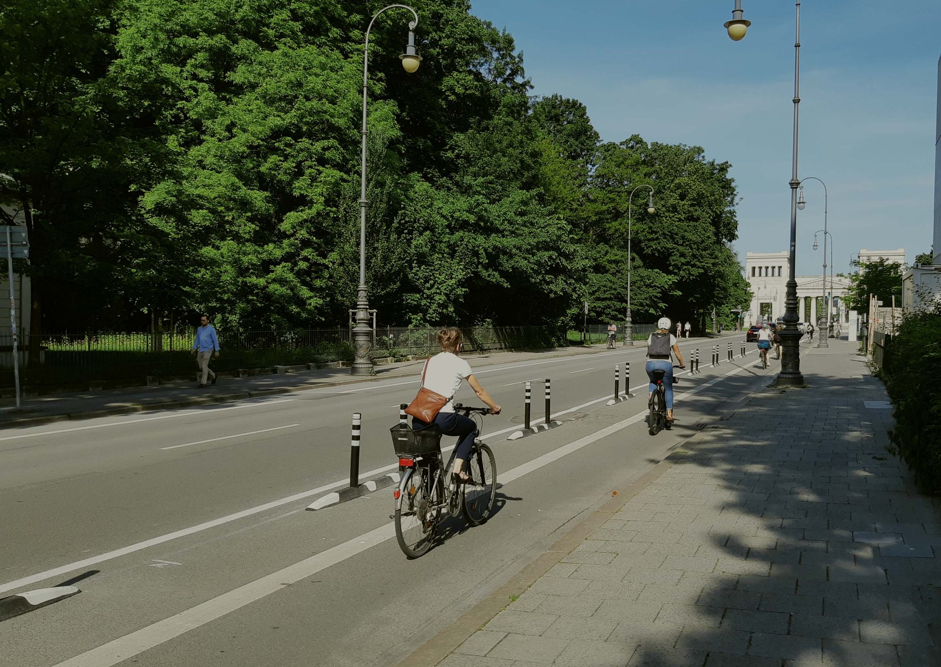 Protected Bike Lane München